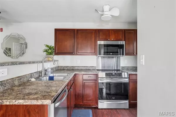 St Peters, MO 63376,1011 Saravalle DR