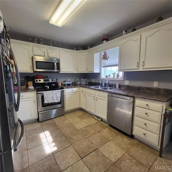 Poplar Bluff, MO 63901,330 Murfield DR