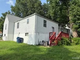 St Louis, MO 63121,8818 Kendale DR