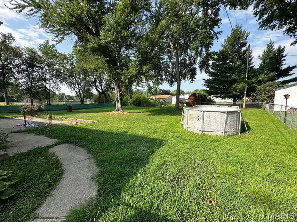 Greenville, IL 62246,609 Maple ST