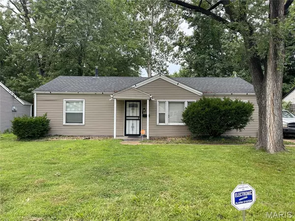 9721 Vickie PL,  St Louis,  MO 63136