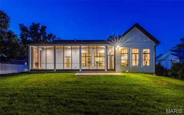 Des Peres, MO 63131,12502 Ridgefield DR