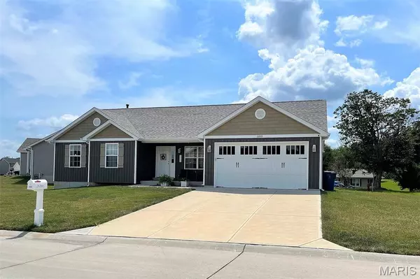 1102 Stone Henge CT, Pevely, MO 63070