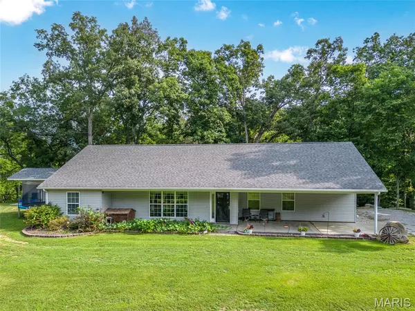 Gillespie, IL 62033,14502 Deerfield DR