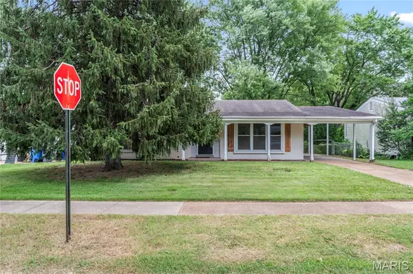 1480 Burning Tree DR, Florissant, MO 63033