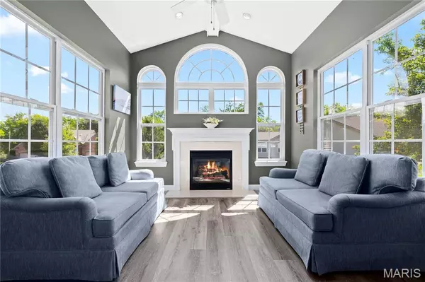 114 Long And Winding RD, St Peters, MO 63376