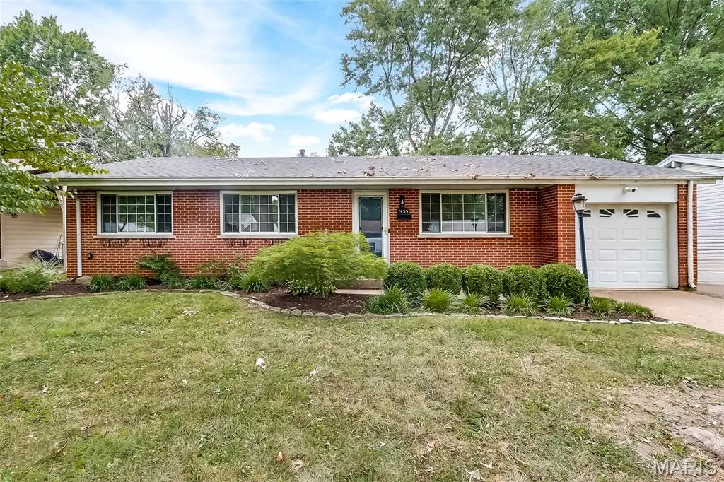 Florissant, MO 63033,1455 Burning Tree DR