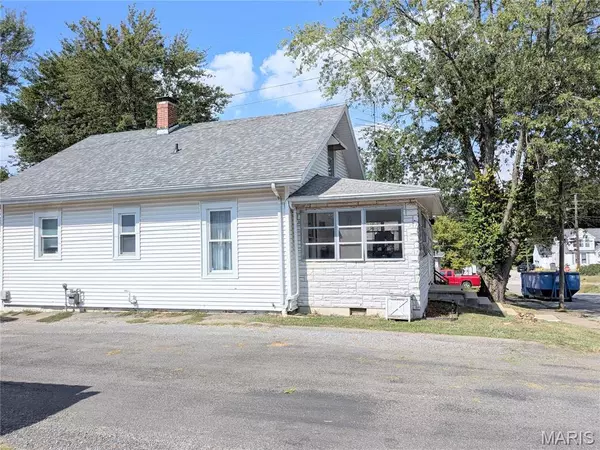 Chester, IL 62233,1305 Jefferson ST