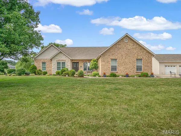 3713 Weeping Willow CT, Waterloo, IL 62298