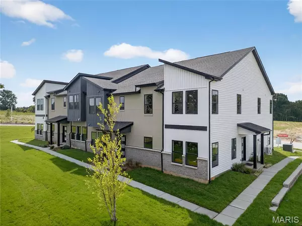 495 Ginger DR, St Peters, MO 63303