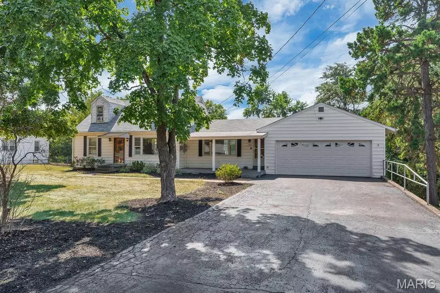 108 Cherry Hill DR, Fenton, MO 63026