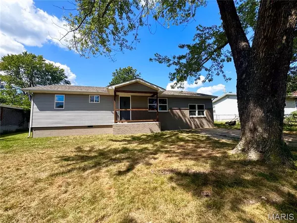 Dixon, MO 65459,206 Sunset RD