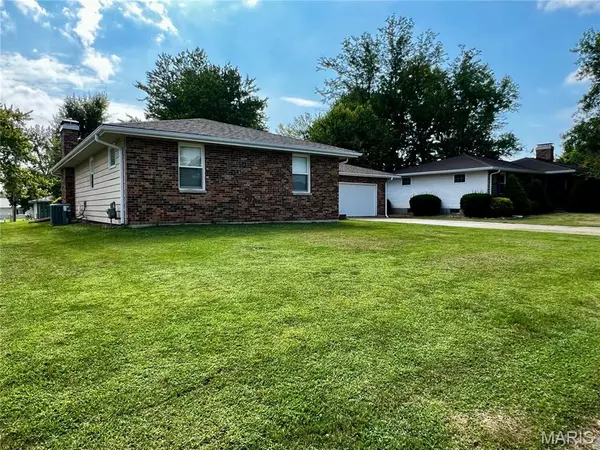 Palmyra, MO 63461,311 Westview ST