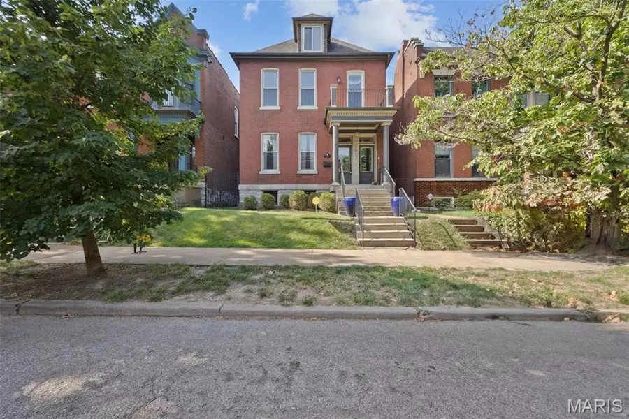 3822 Humphrey ST, St Louis, MO 63116