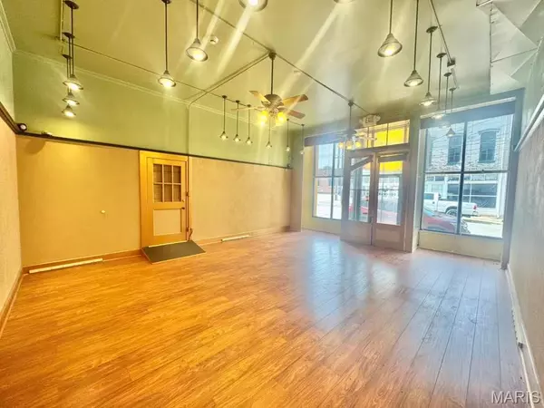 Hannibal, MO 63401,209 Center ST