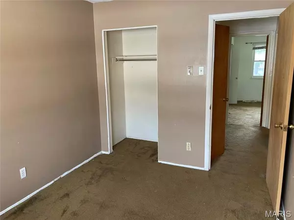 Hazelwood, MO 63042,7338 Hazelcrest DR