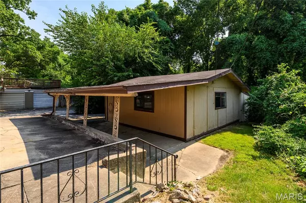 Ferguson, MO 63135,700 N Elizabeth AVE