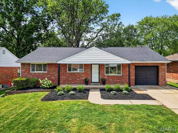 1913 Hurstgreen DR, Overland, MO 63114