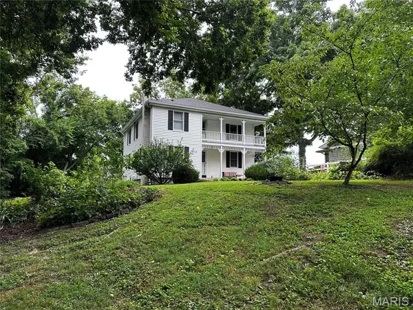 1303 W Main ( Continue to Show) ST, Washington, MO 63090