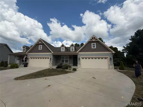 Godfrey, IL 62002,4824 Azalea PL #2