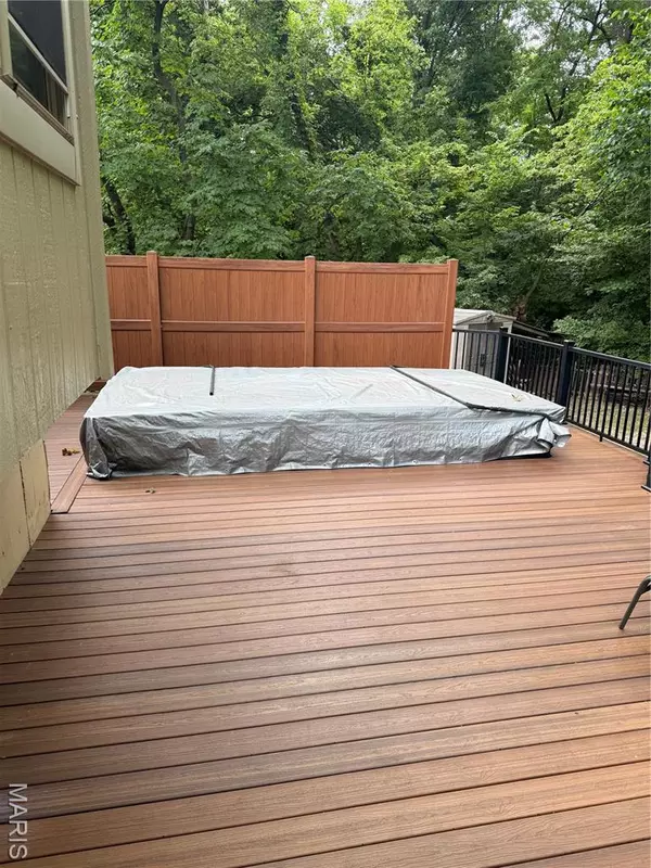 44 Constellation Hill DR, St Peters, MO 63376