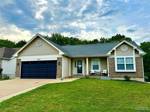 2569 Breakwater DR, Imperial, MO 63052