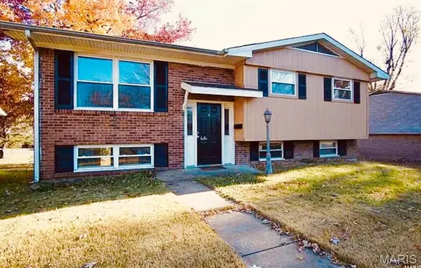 212 Castellano DR, Swansea, IL 62226