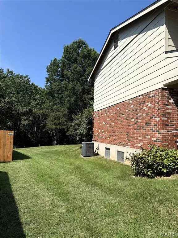 Ballwin, MO 63011,1061 Summer Tree DR