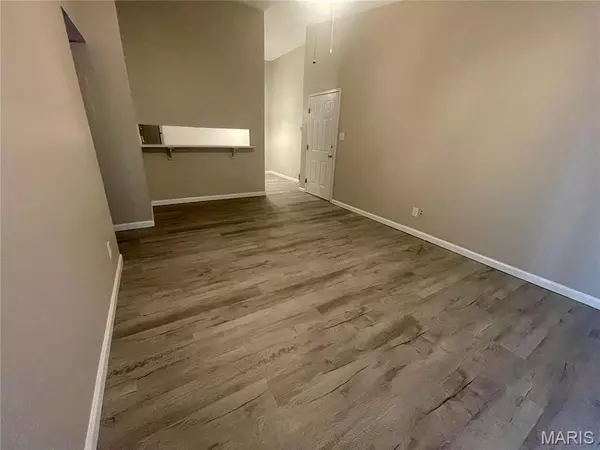 Maryland Heights, MO 63043,3114 Edwards PL #304