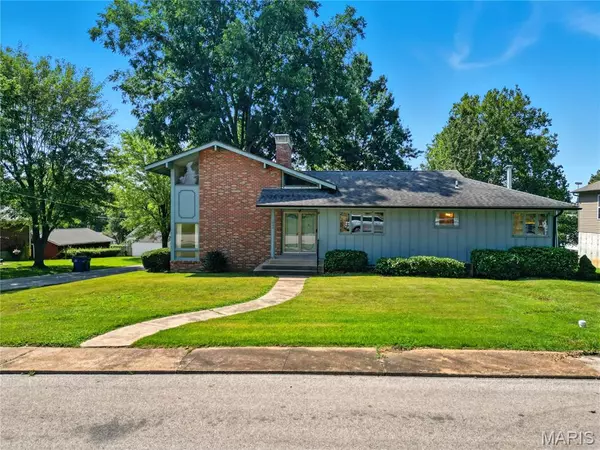 1002 S 2nd ST, Festus, MO 63028