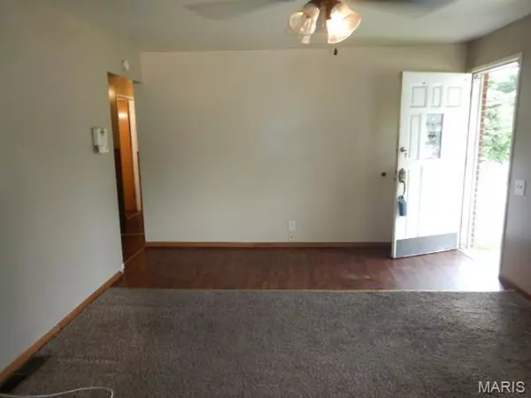 St Louis, MO 63136,1715 Beecher DR