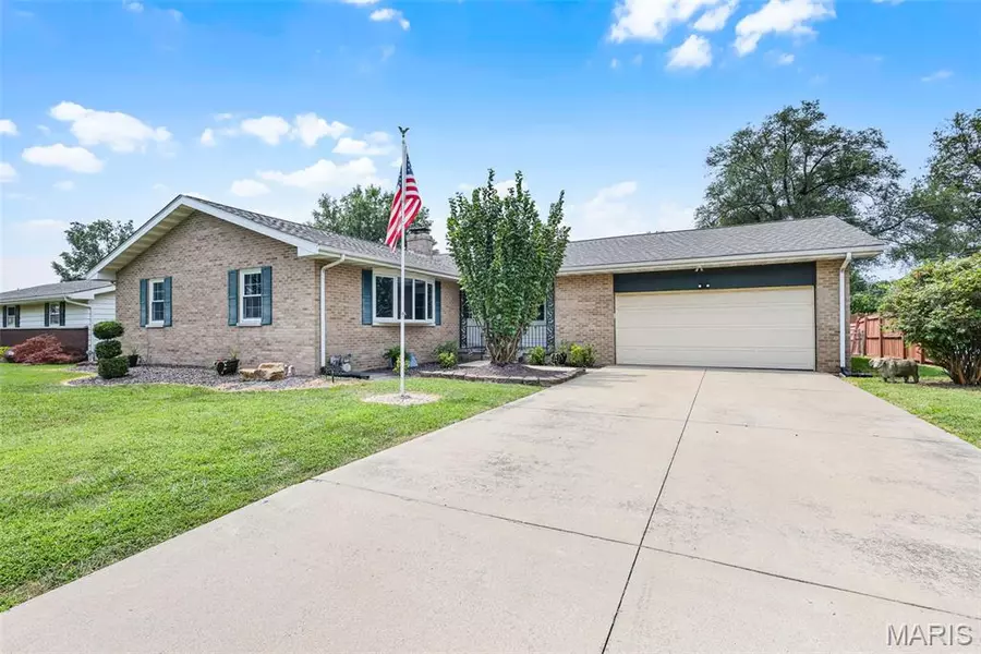 408 S Walnut ST, Bethalto, IL 62010