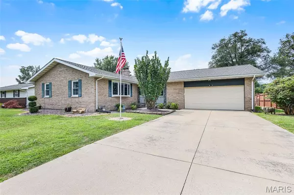 408 S Walnut ST, Bethalto, IL 62010