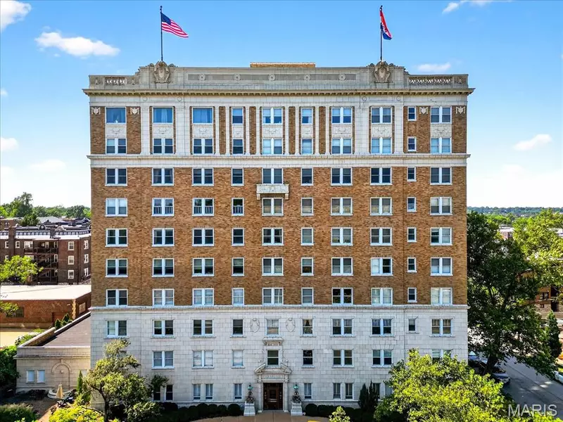 701 Skinker BLVD #1002, St Louis, MO 63105