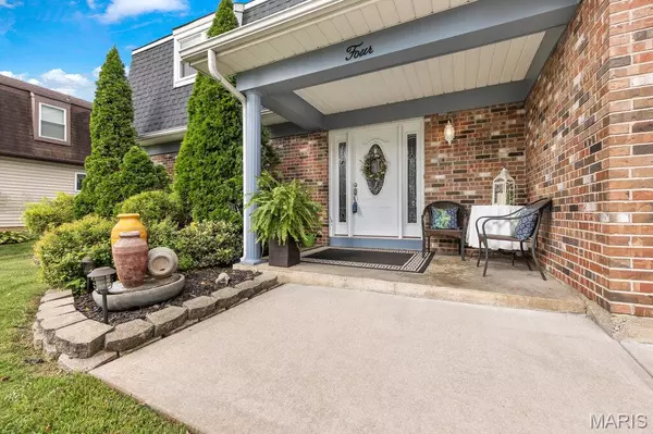 St Peters, MO 63376,4 Lost Dutchman DR