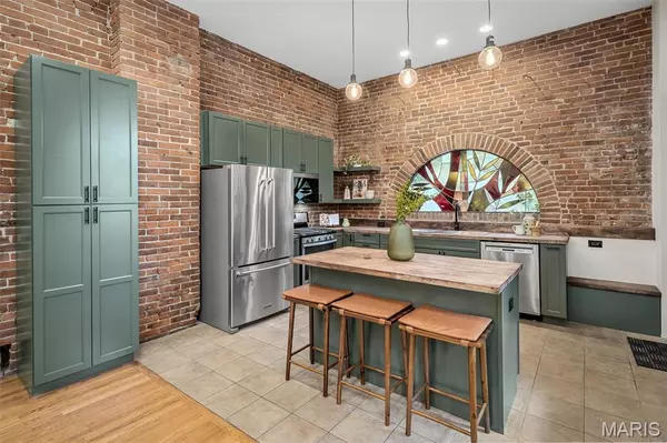 St Louis, MO 63104,913 Morrison AVE