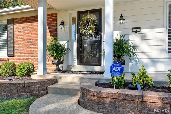 Ballwin, MO 63011,3 Springlake CT