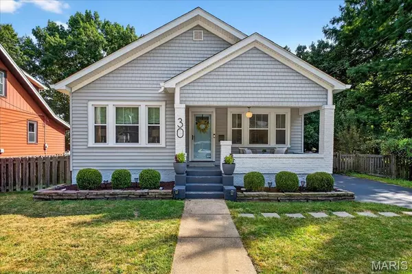 30 E Jackson RD, Webster Groves, MO 63119