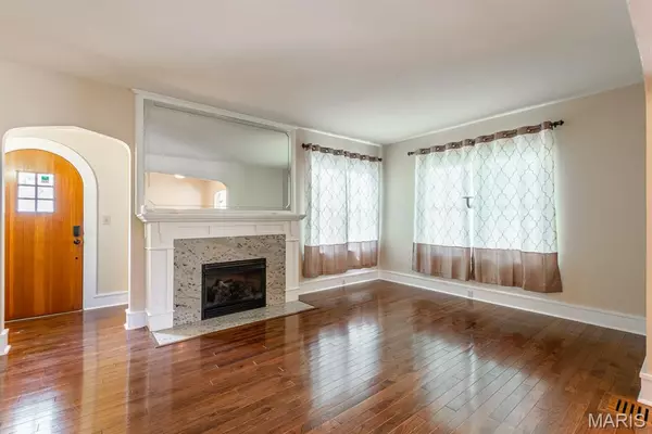 Sikeston, MO 63801,202 College ST