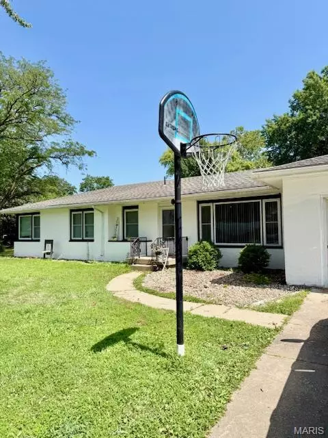 Canton, MO 63435,606 S Monticello RD