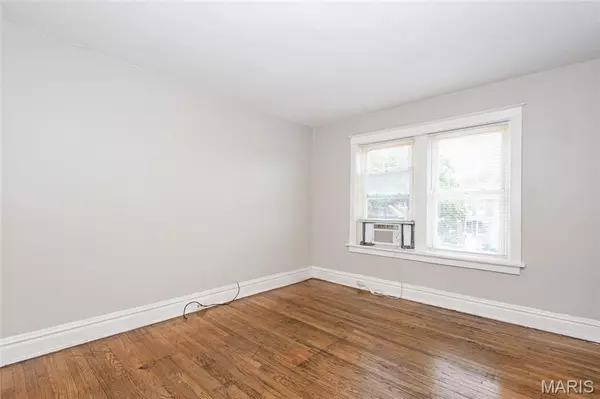 St Louis, MO 63109,5026 - 5028 Chippewa