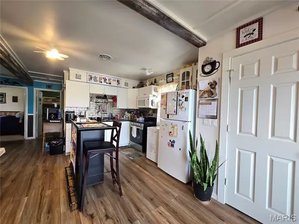 Unincorporated, MO 63343,161 Old River RD