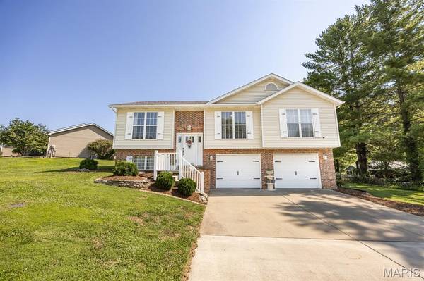 78 Englewood DR, Glen Carbon, IL 62034