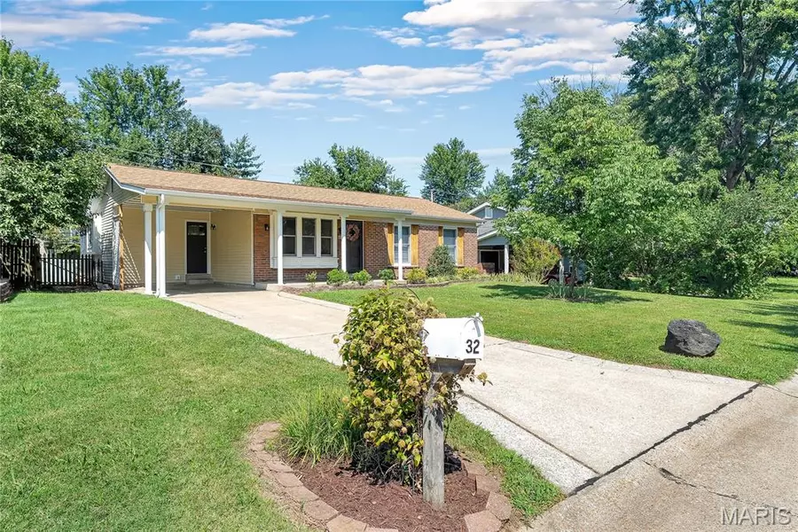 32 Four Winds DR, Unincorporated, MO 63376
