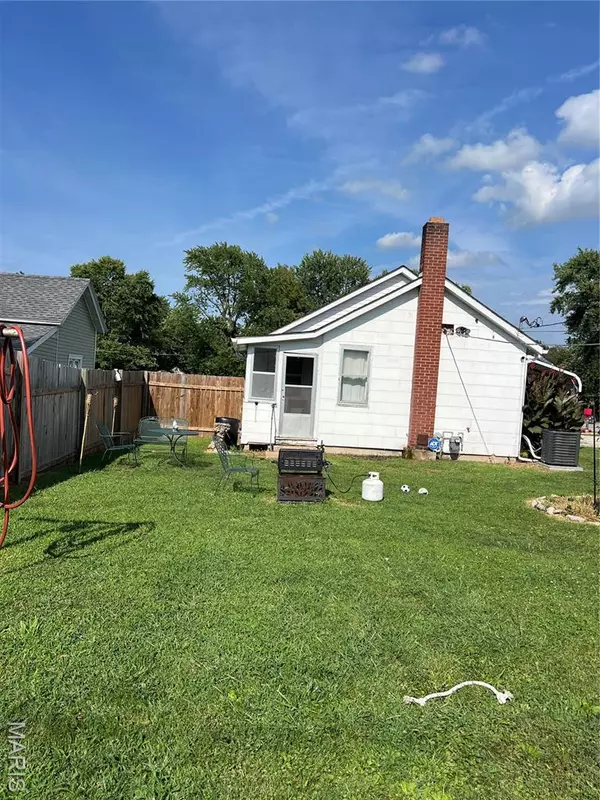 Montgomery City, MO 63361,121 N Wentz ST