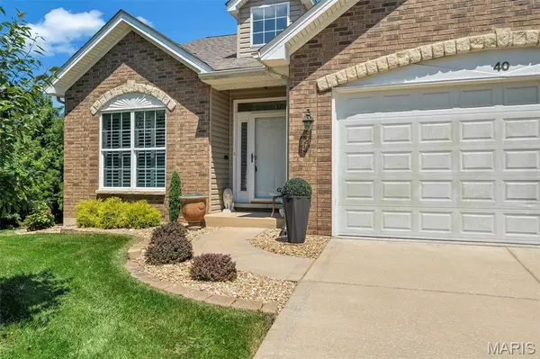 40 Hampton Place CT, St Charles, MO 63303