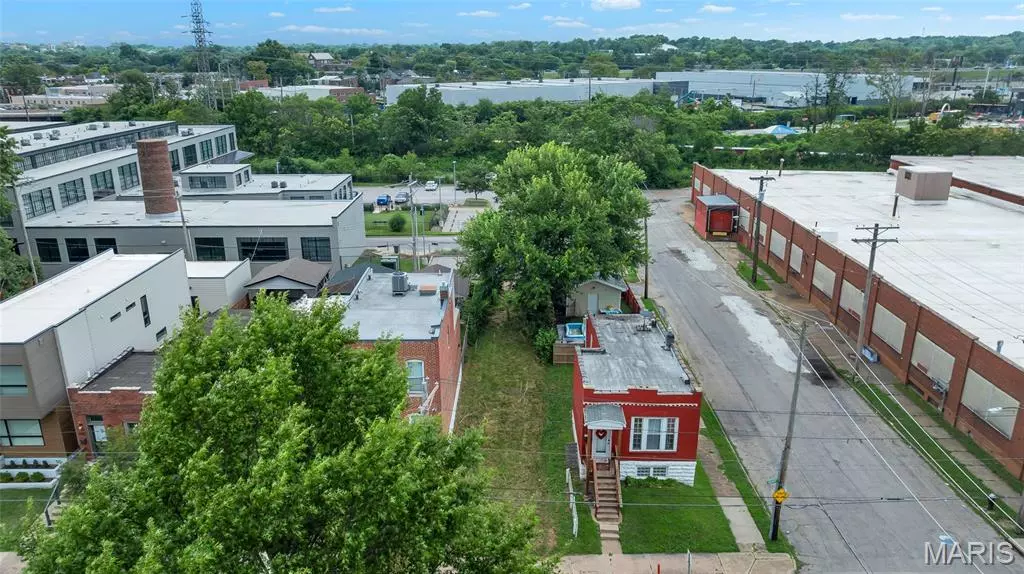 St Louis, MO 63110,4368 Hunt AVE