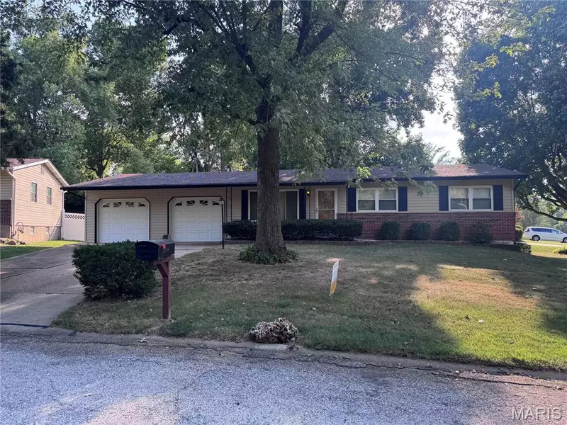 2429 Fayview DR, St Louis, MO 63114
