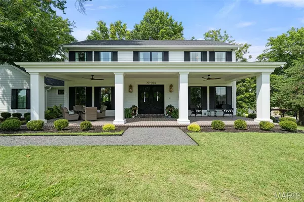 Chesterfield, MO 63005,233 Whiting LN