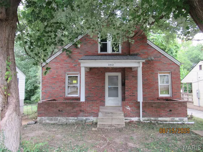 2412 Wallis AVE, St Louis, MO 63114